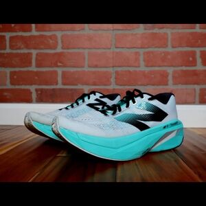 New Balance FuelCell SuperComp Trainer v3, White / Cyber Jade, Men's size 12 D